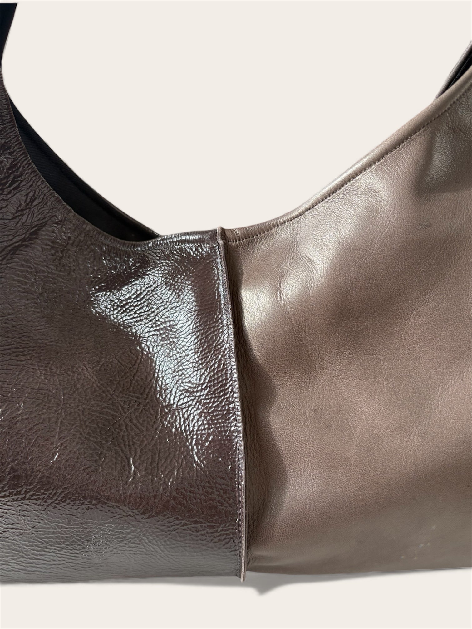 Borsa "Reborn" pelle tortora & pelle lucida tortora