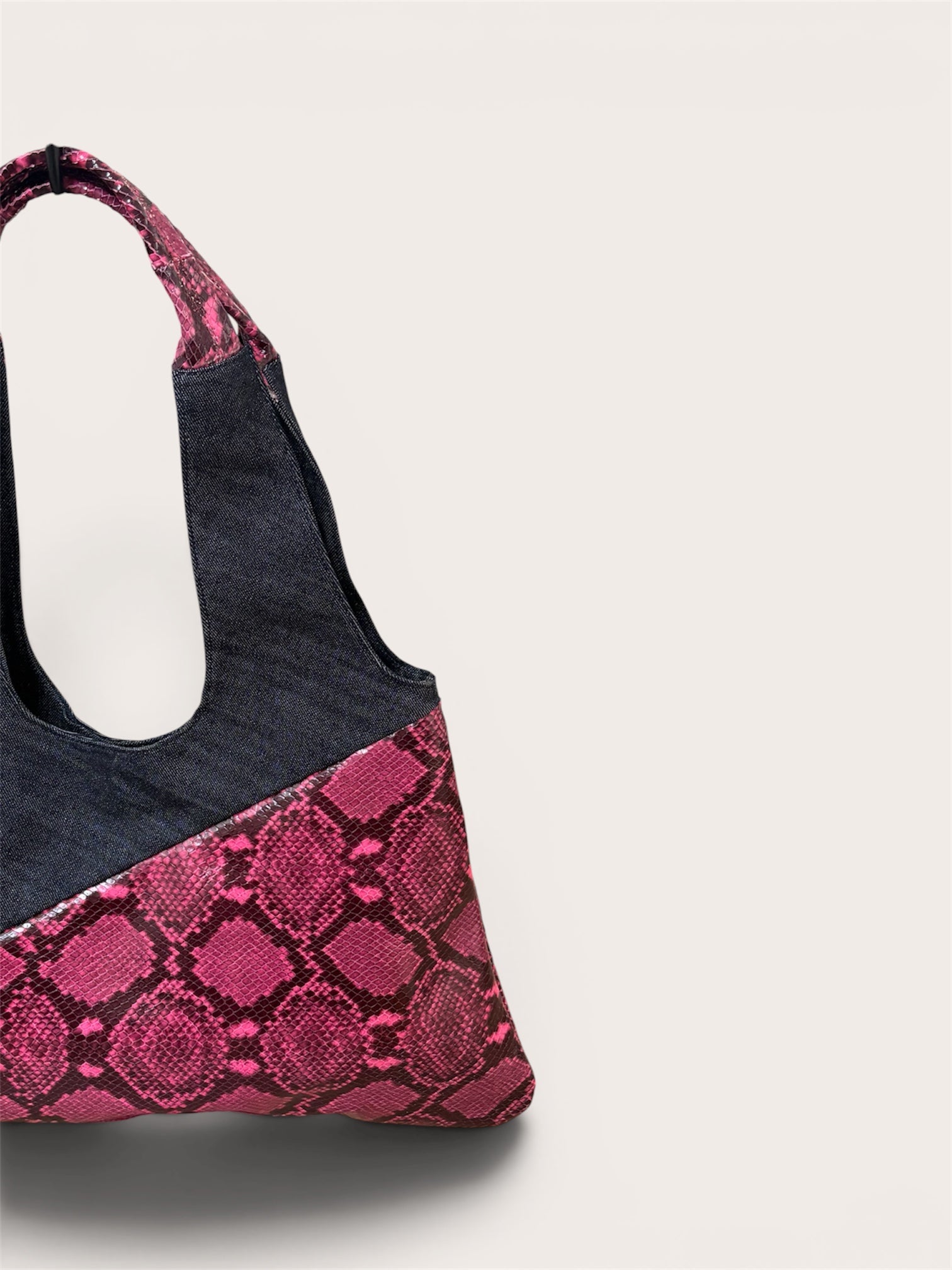 Borsa Reborn - Denim & pelle stampa pitonata fucsia