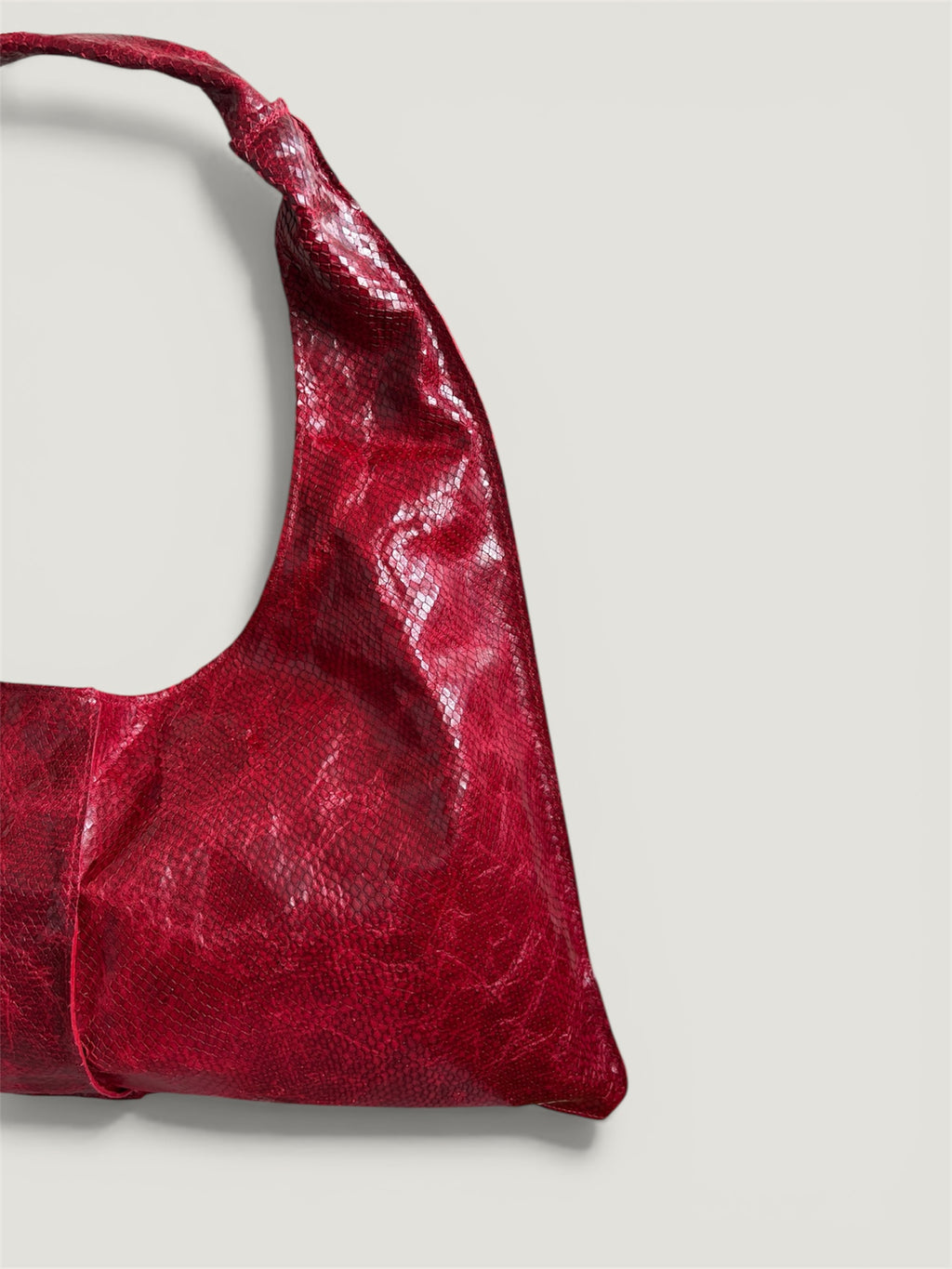 Borsa Reborn - interamente in pelle rossa stampa pitonata