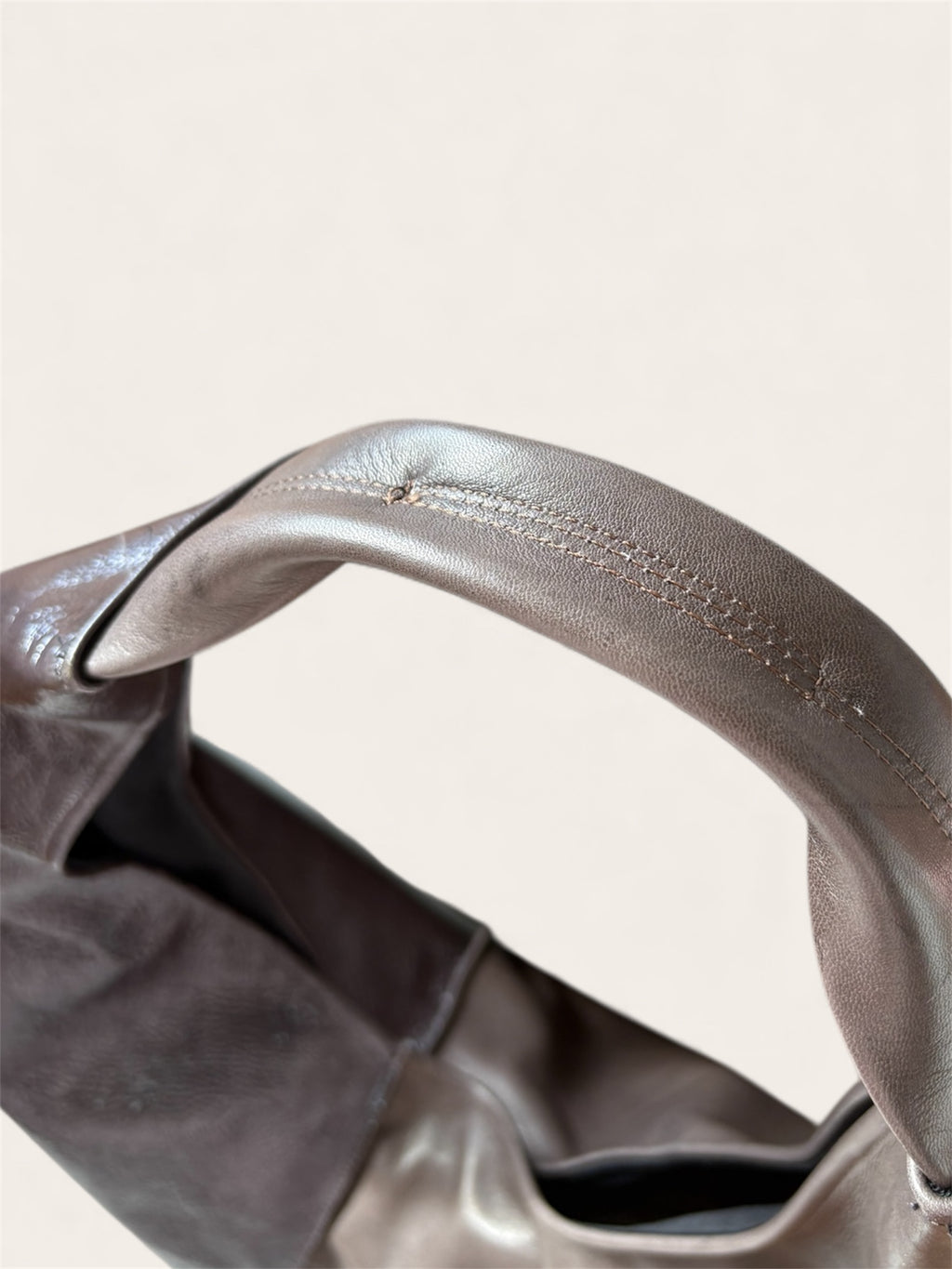 Borsa "Reborn" pelle tortora & pelle lucida tortora