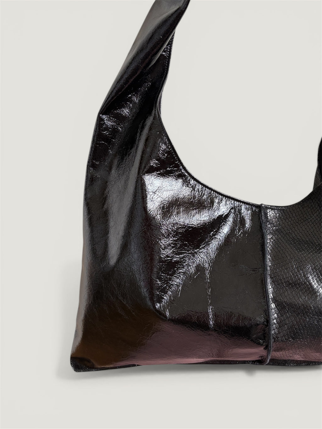 Borsa Reborn - pelle lucida nera & pelle stampa pitonata
